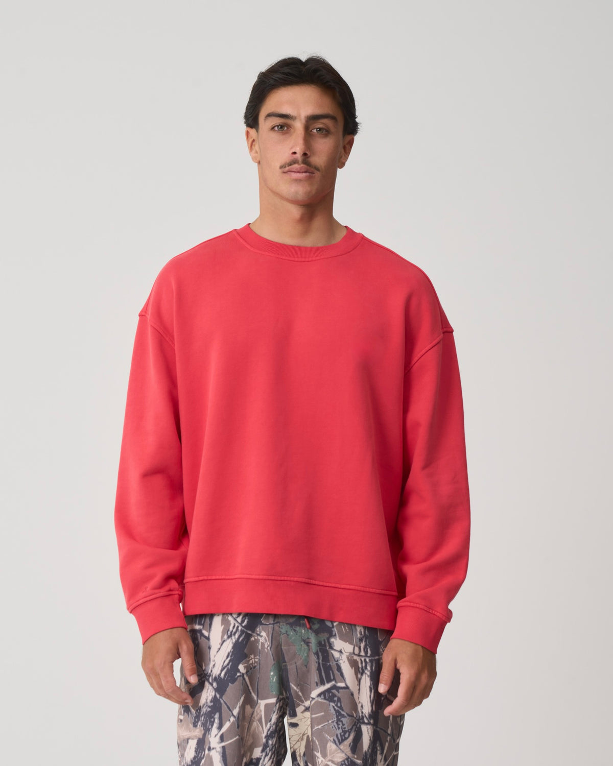Chilli Unisex Crew Sweater Washed Red