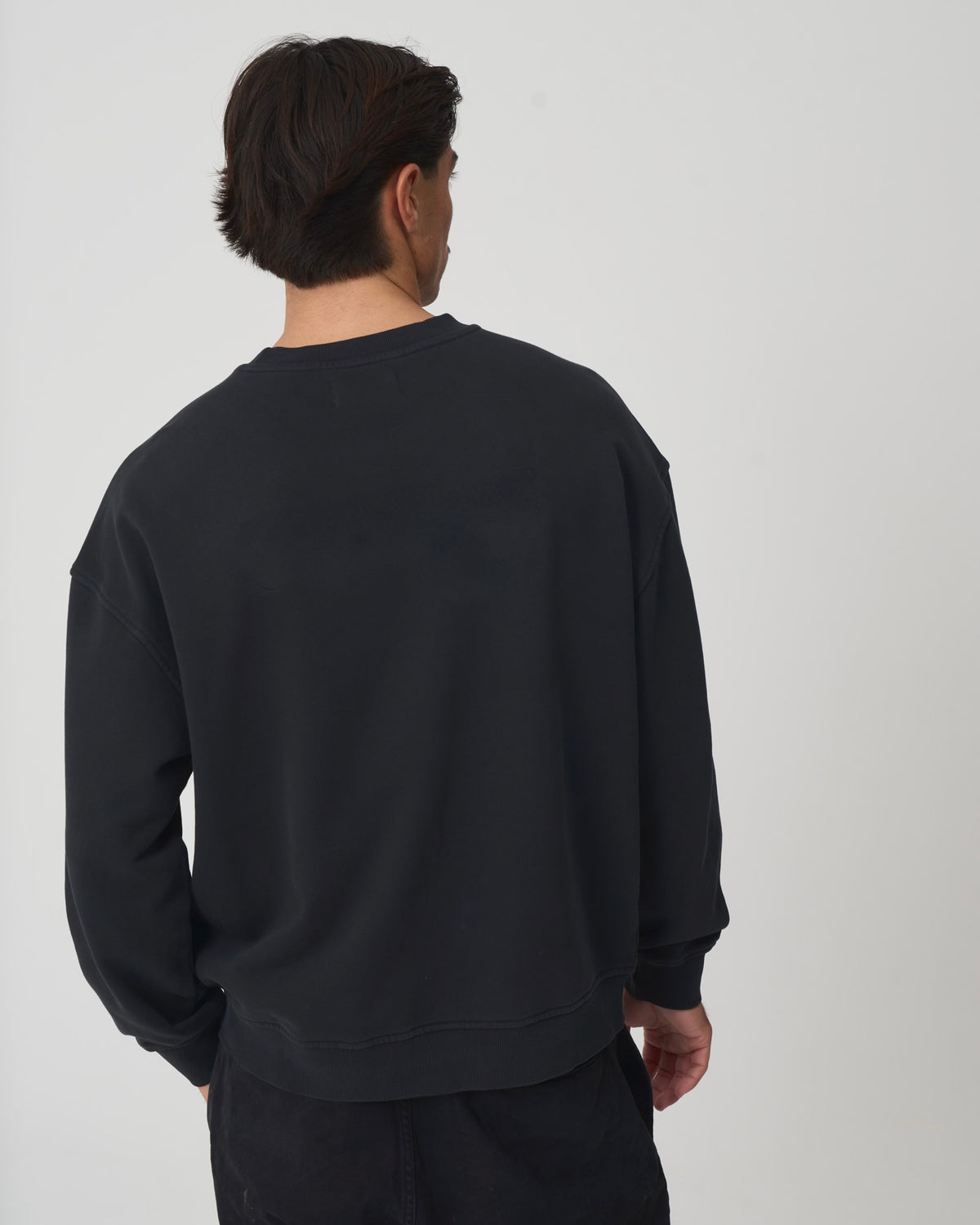 Chilli Unisex Crew Sweater Washed Black